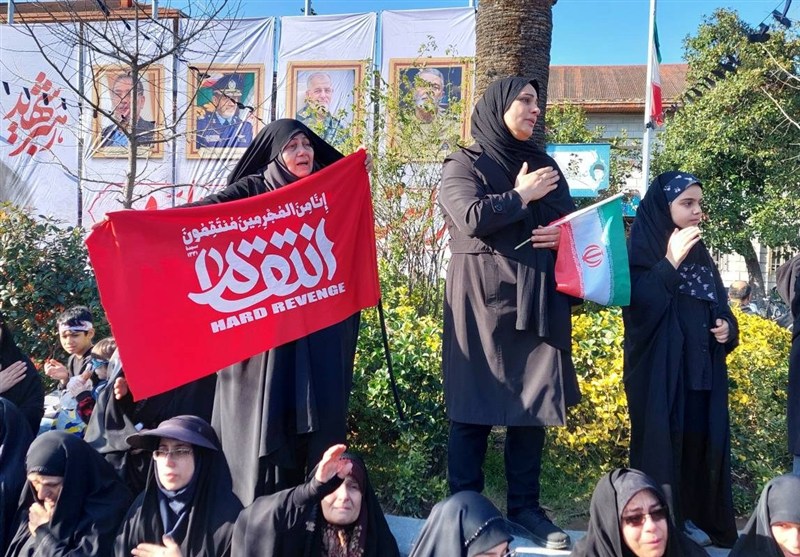 نمایش اقتدار ملی در قلب شهر رشت با تشییع حماسی چهار شهید نمایش اقتدار ملی در قلب شهر رشت با تشییع حماسی چهار شهید