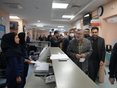 وزیر بهداشت:خدمات درمانی عمومی بی وقفه ادامه دارد/همه نیروها پای کارند