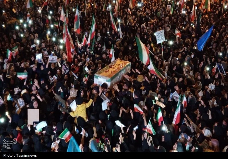 یاسوج به خروش آمد؛ مردم با تشییع 2 شهید فریاد بیعت سر دادند+تصاویر اخبار یاسوج , شهید امام خامنه ای (ره) ,