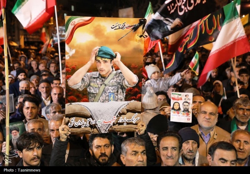 یاسوج به خروش آمد؛ مردم با تشییع 2 شهید فریاد بیعت سر دادند+تصاویر اخبار یاسوج , شهید امام خامنه ای (ره) ,