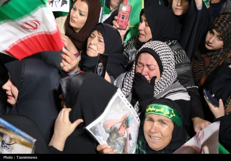 یاسوج به خروش آمد؛ مردم با تشییع 2 شهید فریاد بیعت سر دادند+تصاویر اخبار یاسوج , شهید امام خامنه ای (ره) ,