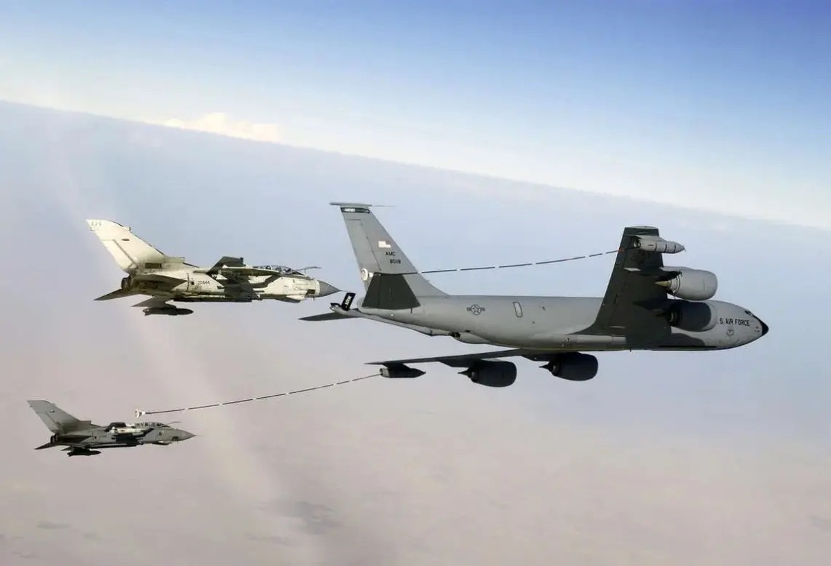 ۵ سوخت‌رسان آمریکایی مورد اصابت قرار گرفت