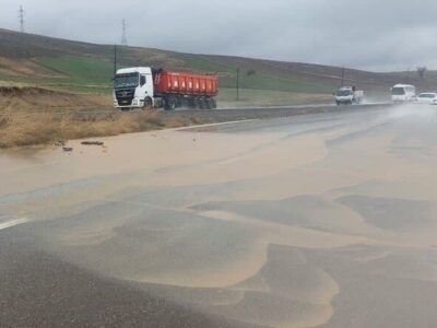 آبگرفتگی در محورهای مواصلاتی همدان؛ راننده‌ها مراقب باشند