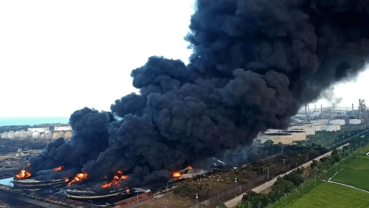 آتش‌سوزی گسترده در پالایشگاه «الاحمدی» کویت به دنبال اصابت یک پهپاد