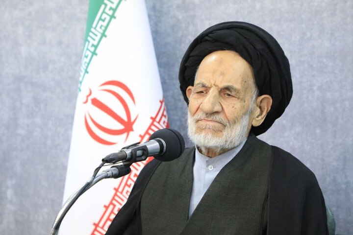 آینده به نفع اسلام و عدالت در حال رقم خوردن است