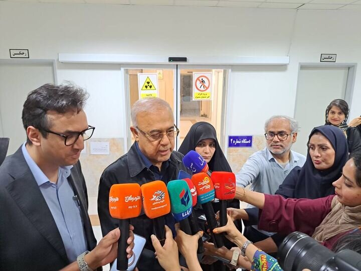 آیین راه‌اندازی دستگاه شتاب‌دهنده خطی پزشکی در بندرعباس برگزار شد