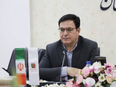 ارائه تجهیزات ایمنی به عابران پیاده و رانندگان وانت‌بار در لرستان