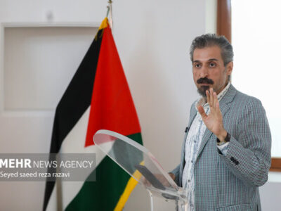 از «۱۲ روز ۱۲ کارتون» تا «خبرنامه جنگی»؛ روایت تصویری هنرمند بجنوردی