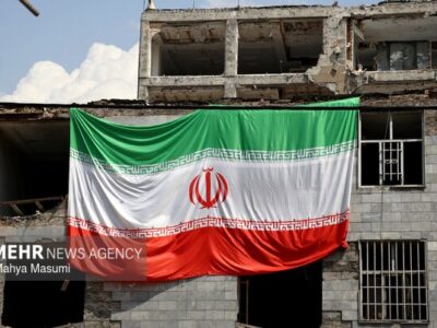 بازدید سفرا از مناطق آسیب‌دیده جنگ تحمیلی سوم در تهران