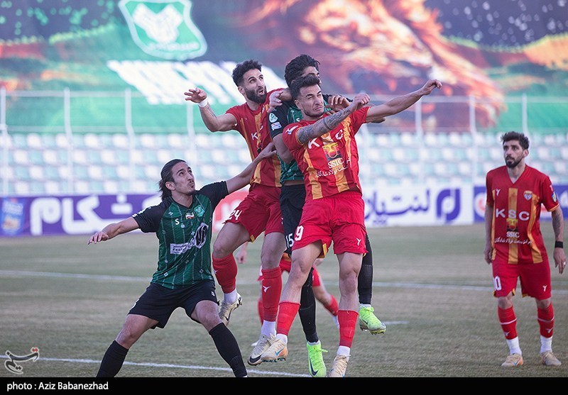 بازیکن فولاد خوزستان: حاضرم برای دفاع از کشورم اسلحه به دست بگیرم