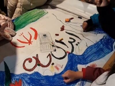 برپایی غرفه «ایستاده برای ایران» توسط کتابخانه های عمومی در مراغه