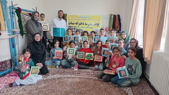 برگزاری کارگاه آموزشی قصه‌گویی ویژه دختران دانش‌آموز در سنندج