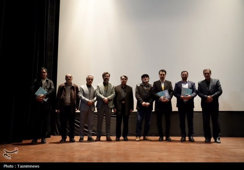 تجلیل از مدیر خبرگزاری تسنیم زنجان در اختتامیه هفته هنر انقلاب