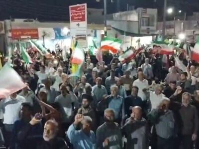 تجمع شبانه مردم در بندر دیر