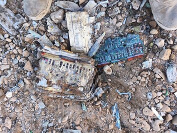 تصاویری از F35 منهدم شده آمریکایی در آسمان مرکزی ایران