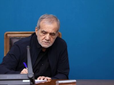 توییت انگلیسی پزشکیان در حمایت از پاپ لوئی چهاردهم در مقابل ترامپ + عکس