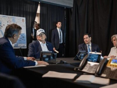 جلسه مهم ترامپ با مقامات ارشد امنیت ملی درمورد مذاکرات با ایران / سی‌ان‌ان خبر داد