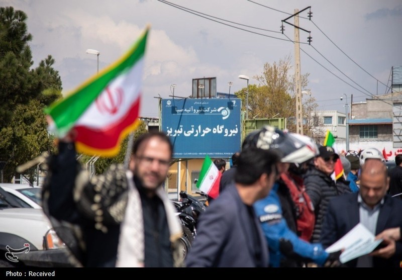 جوانان تبریز سپر نیروگاه حرارتی در تهاجم صهیونی آمریکایی به زیرساخت‌ها