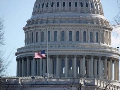 حادثه امنیتی در کاخ سفید/ بازداشت یک نفر در محوطه اصلی