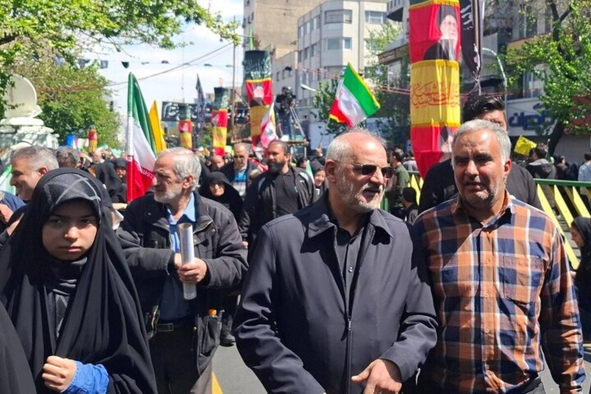 حضور رئیس دفتر پزشکیان در مراسم چهلم رهبر شهید