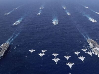 حضور کم‌سابقه ناو‌های غربی در نزدیکی ایران؛ از مدیترانه تا خلیج عمان / ماجرا چیست؟