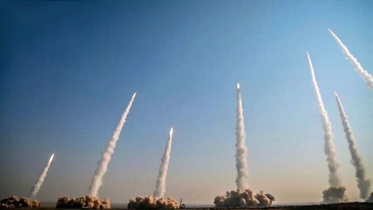 حملات موشکی صبحگاهی ایران و حزب الله به اراضی اشغالی/ آژیر خطر در حیفا به صدا در آمد