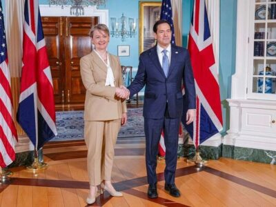 رایزنی وزرای خارجه آمریکا و انگلیس درباره ایران و تنگه هرمز