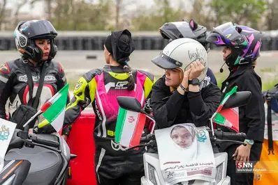 رژه زنان موتورسوار در میدان آزادی+ عکس