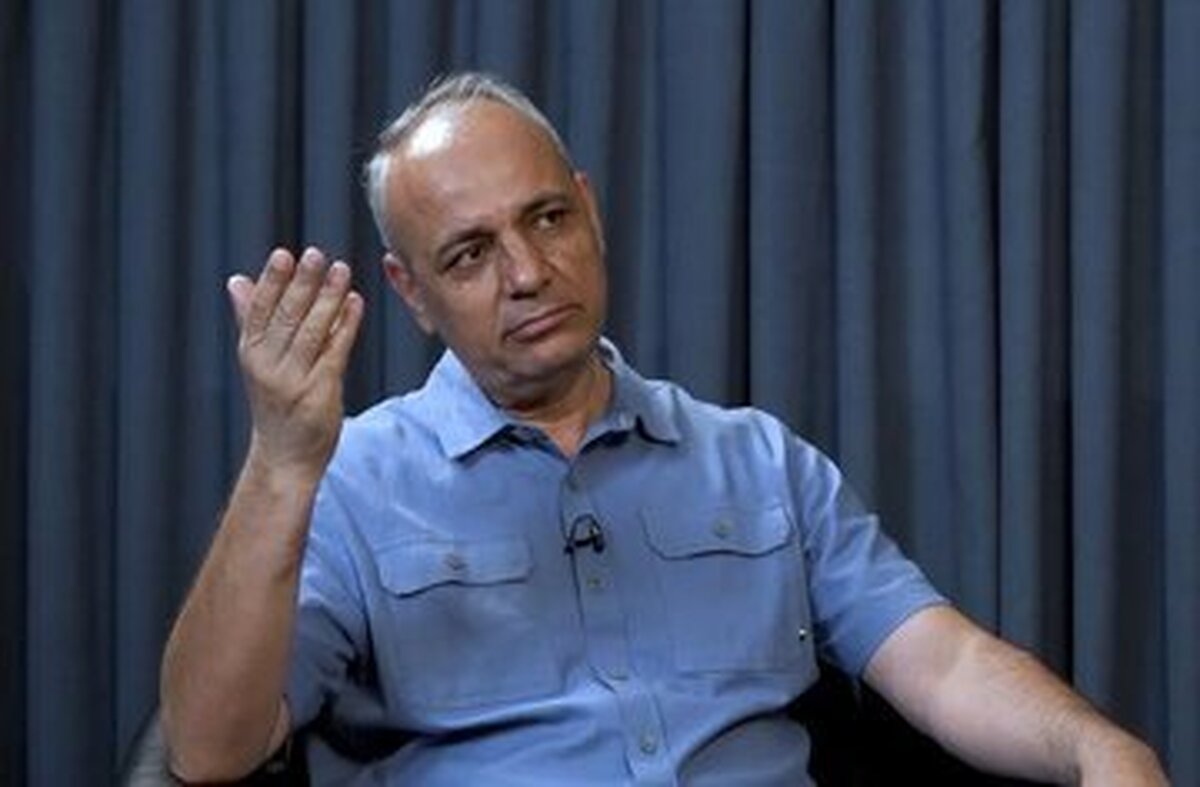 زیدآبادی: بعید می‌دانم پاپ بخواهد بیش از این دهان به دهان این چاکیده‌دهان شود!