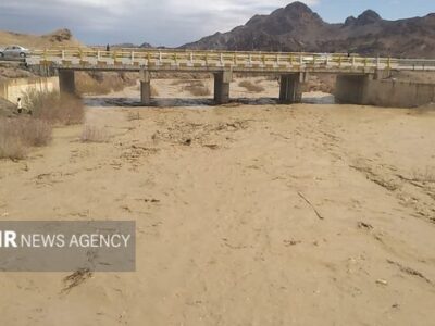 سیلاب چند مسیر ارتباطی در مهران و دهلران را مسدود کرد