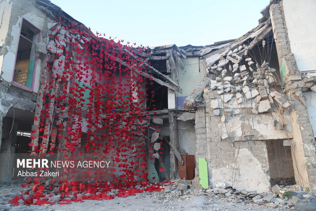 شهدای مدرسه شجره میناب سند رسوایی آمریکا؛ دانش آموزانی ایستاده در بهشت