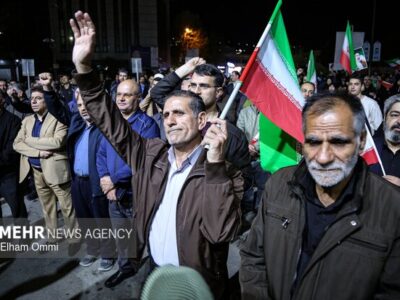 شور حماسه در پنجاه و ششمین حضور مردم اسفرورین در خیابان