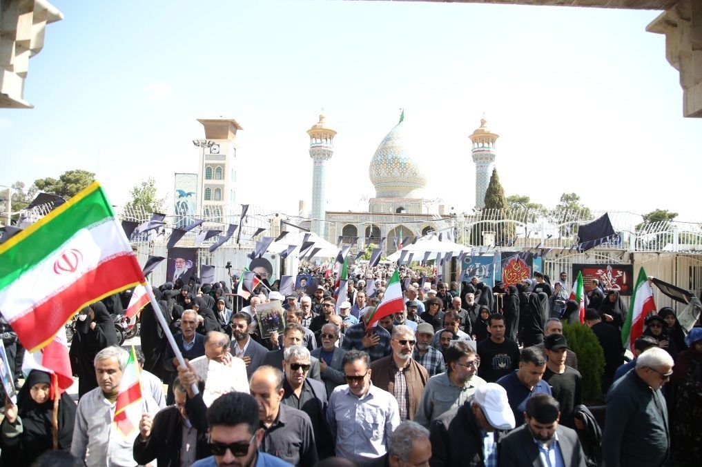 شیراز در سوگ یک خانواده شهید 5 نفره/ وداعی که شهر را به گریه نشاند اخبار شیراز , اخبار استان فارس ,