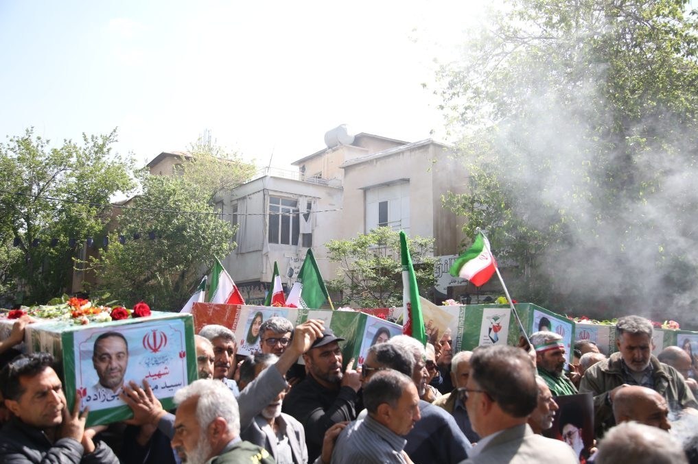 شیراز در سوگ یک خانواده شهید 5 نفره/ وداعی که شهر را به گریه نشاند اخبار شیراز , اخبار استان فارس ,