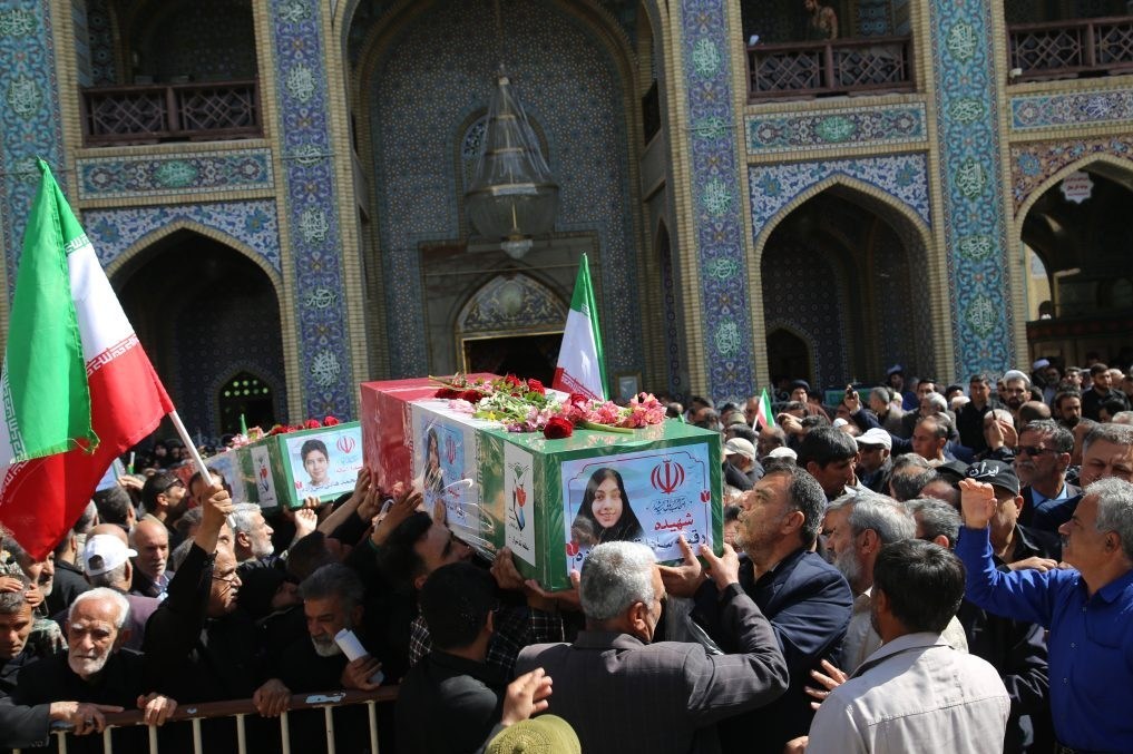 شیراز در سوگ یک خانواده شهید 5 نفره/ وداعی که شهر را به گریه نشاند اخبار شیراز , اخبار استان فارس ,