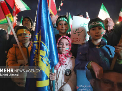 طنین فریاد «فدائیان حیدریم مطیع امر رهبریم»در اجتماع حماسی مردم زنجان