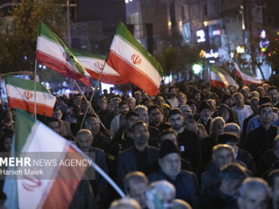 مردم فیروزآباد همچنان در میدان انسجام ملی