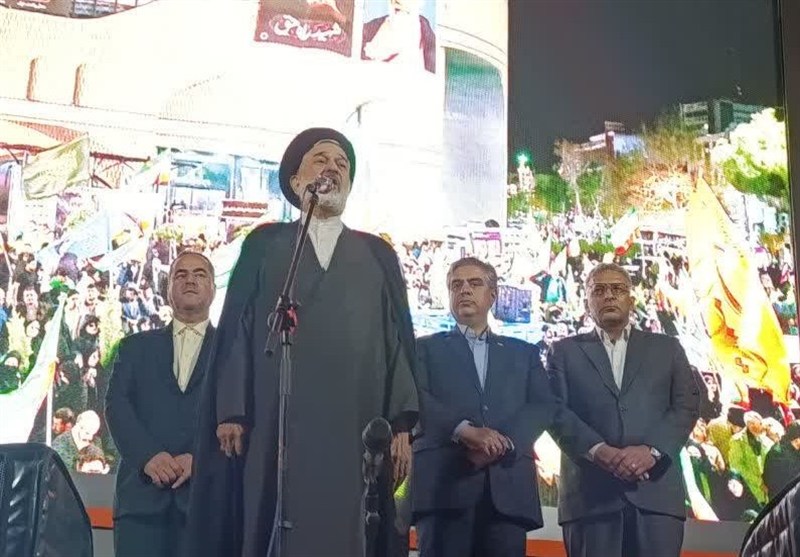 مشاور رئیس‌جمهور: تندرو و کندرو نداریم؛ همه در مسیر انقلاب متحدیم