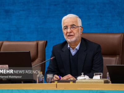 مومنی: سپاه پاسداران ستون اقتدار ایران است