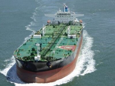 نفتکش تحت تحریم آمریکا از تنگه هرمز عبور کرد