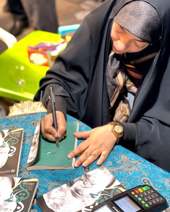 هشدار پدر شهید احمدی‌روشن به حاشیه‌سازان