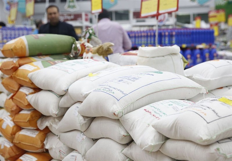 واردات 620 هزار تن کالای اساسی از  مناطق آزاد به کشور