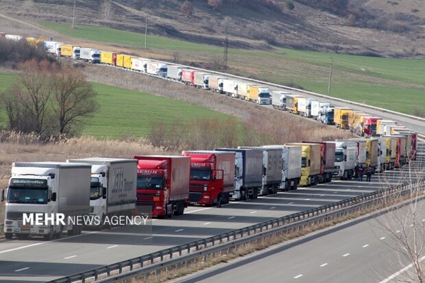 واردات کالاهای اساسی از استان‌های مرزی تمدید شد