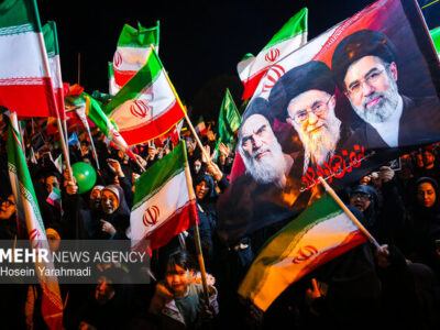 پاسخ مردم قم به تهدیدات رئیس جمهور متوهم آمریکا