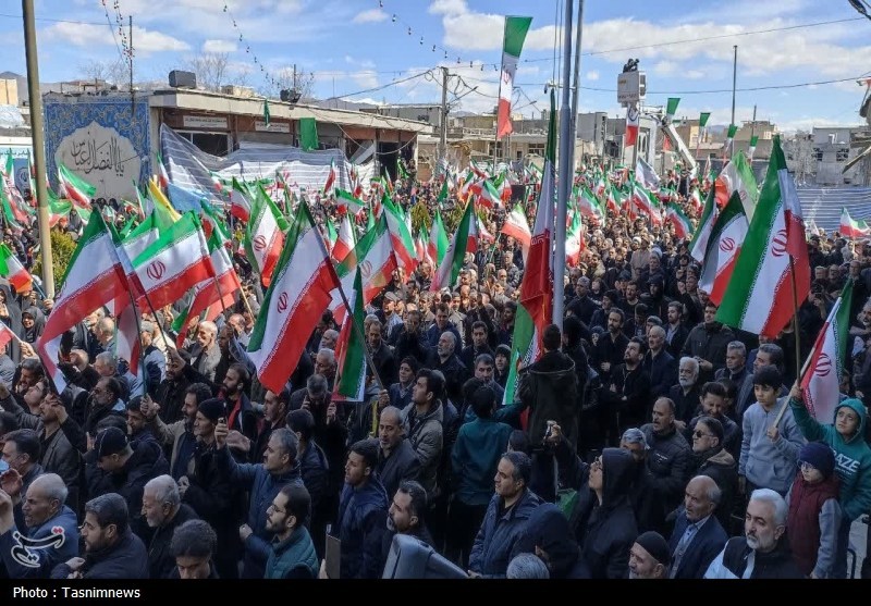 پرچم جمهوری اسلامی در حسینیه اعظم زنجان به اهتزاز درآمد