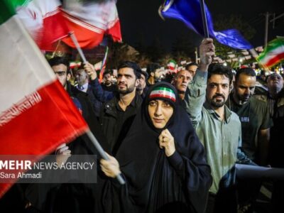 پنجاه و دومین شب حضور مردم مشهد در خیابان‌ها