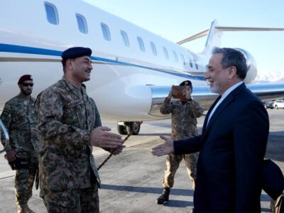 چرا عاصم منیر با لباس نظامی به ایران آمد؟