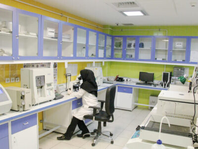 کارشناسان علوم آزمایشگاهی معطل یک امضا+ نامه