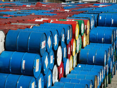 کاهش ۷۰۰ هزار بشکه‌ای پیش‌بینی تقاضای نفت در ۲۰۲۶