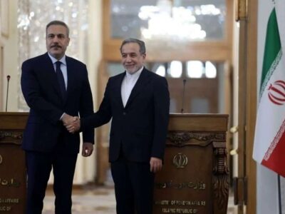 گفت‌وگوی عراقچی با هاکان فیدان، وزیر خارجه ترکیه